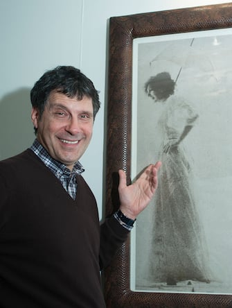 Italian TV presenter and actor Fabrizio Frizzi at home, in Rome. (Photo by Vittoriano Rastelli/Corbis via Getty Images)