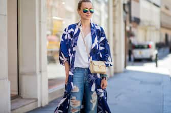 LONDON, ENGLAND - JUNE 10: A guest wearing a kimono during the London Fashion Week Men's June 2017 collections on June 10, 2017 in London, England. (Photo by Christian Vierig/Getty Images)