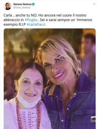 La conduttrice televisiva Simona Ventura ricorda su Twitter Carla Fracci, la ballerina morta all'età di 84 anni