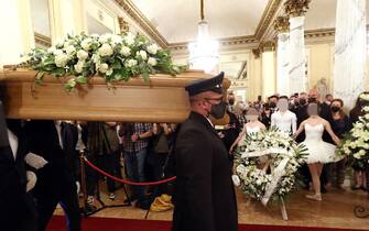 The arrival of the coffin of Carla Fracci in the foyer of La Scala Theater where the famous ballerina's funeral home has been set up, in Milan, Italy,  28 May 2021. Italian ballet great Carla Fracci has died on 27 May. She would have turned 85 in August.
ANSA / MATTEO BAZZI