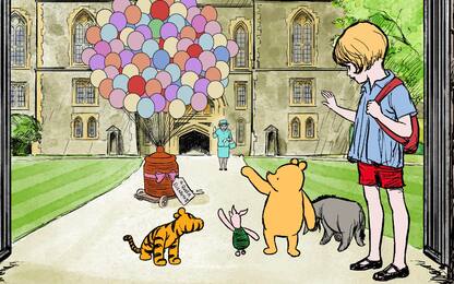 Winnie The Pooh e la Regina Elisabetta II, il video per il compleanno