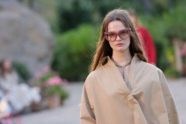 ISCHIA, ITALY - JUNE 29: A model walks the runway at the Max Mara Resort 2022 Collection Show on June 29, 2021 in Ischia, Italy. (Photo by Vittorio Zunino Celotto/Getty Images)