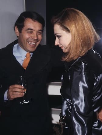 Anni '80 Gianni Boncompagnim e Raffaella Carra' in una immagine di archivio.
ANSA