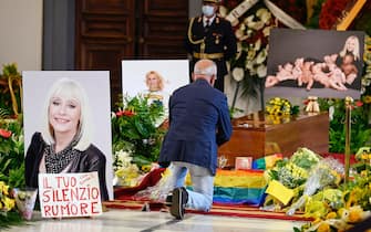 People  pay their respects as Raffaella Carra lies in state in the Protomoteca hall of Rome's Capitol, Italy, 07 July 2021. Raffaella Carra died on 05 July 2021 at the age of 78.  ANSA/RICCARDO ANTIMIANI