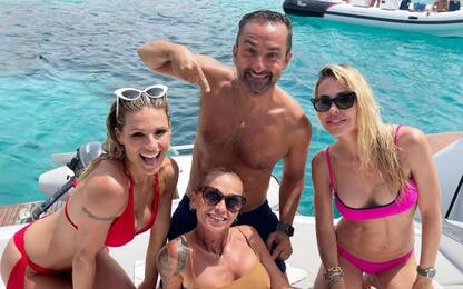Michelle Hunziker in vacanza con Nicola Savino e Ilary Blasi