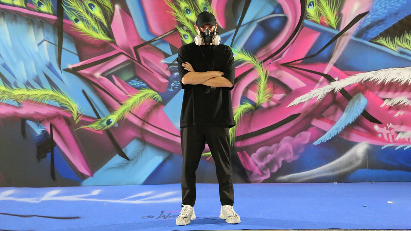 L'artista Fabio Weik