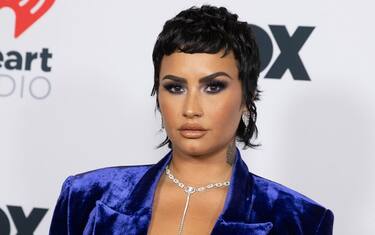 Demi Lovato, un video per difendere l'uso del pronome "loro/voi"