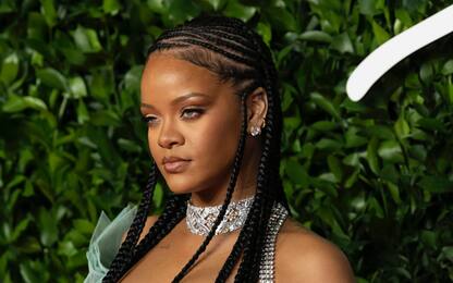 Rihanna annuncia l'arrivo di un nuovo profumo