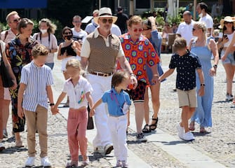 Elton John con il marito David Furnish e i loro figli a Portofino