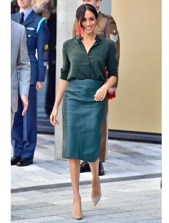 1044998692 SUSSEX, UNITED KINGDOM - OCTOBER 03: Meghan, Duchess of Sussex arrives at the University of Chichester's Engineering and Digital Technology Park during an official visit to Sussex on October 3, 2018 in Bognor Regis, United Kingdom. The Duke and Duchess married on May 19th 2018 in Windsor and were conferred The Duke & Duchess of Sussex by The Queen. (Photo by Samir Hussein/Samir Hussein/WireImage)
