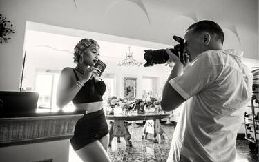 Calendario Pirelli 2022, le foto dal backstage