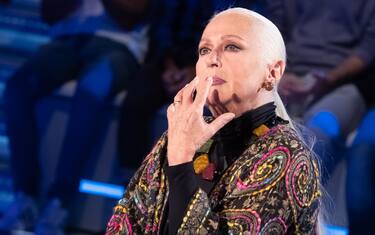 Body shaming, Loretta Goggi lascia i social dopo gli insulti ricevuti