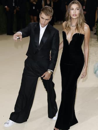 epa09466739 Justin Bieber (L) and Hailey Bieber pose on the red carpet for the 2021 Met Gala, the annual benefit for the Metropolitan Museum of Art's Costume Institute, in New York, New York, USA, 13 September 2021. The event coincides with the Met Costume Institute's first two-part exhibition, 'In America: A Lexicon of Fashion' which opens 18 September 2021, to be followed by 'In America: An Anthology of Fashion' which opens 05 May 2022 and both conclude 05 September 2022.  EPA/JUSTIN LANE