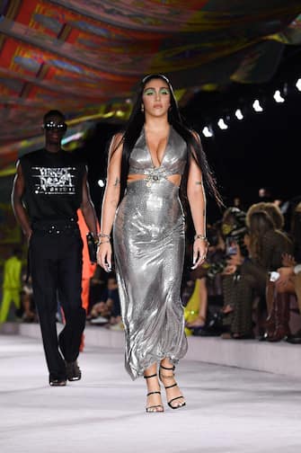 MILAN, ITALY - SEPTEMBER 24:  Lourdes Leon walks the runway at the Versace fashion show during the Milan Fashion Week - Spring / Summer 2022 on September 24, 2021 in Milan, Italy. (Photo by Jacopo Raule/Getty Images)