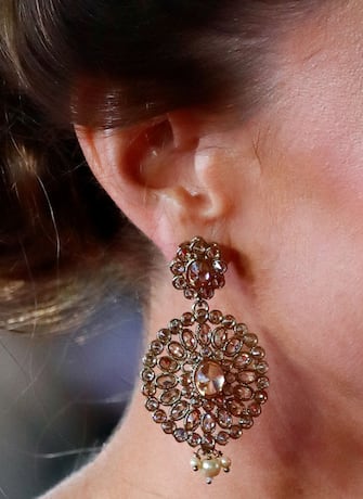 LONDON, UNITED KINGDOM - SEPTEMBER 28: (EMBARGOED FOR PUBLICATION IN UK NEWSPAPERS UNTIL 24 HOURS AFTER CREATE DATE AND TIME) Catherine, Duchess of Cambridge (earring detail) attends the "No Time To Die" World Premiere at the Royal Albert Hall on September 28, 2021 in London, England. (Photo by Max Mumby/Indigo/Getty Images)