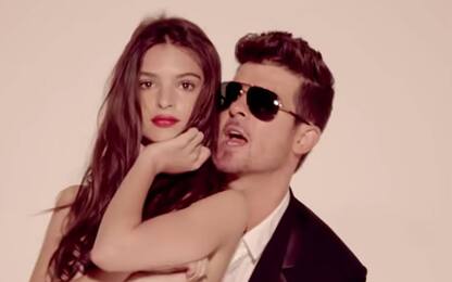 Emily Ratajkowski ha accusato di molestie il musicista Robin Thicke