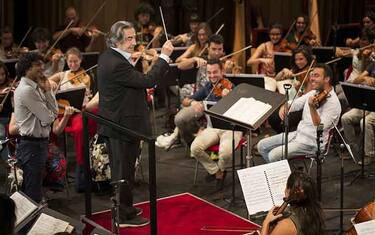 Riccardo Muti porta a Milano l’Italian Opera Academy. L’INTERVISTA