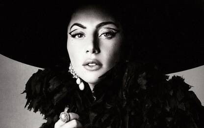 Lady Gaga in copertina su Vogue Italia. FOTO