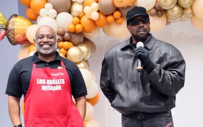 Kanye West con le autorità per aiutare i senzatetto di Los Angeles