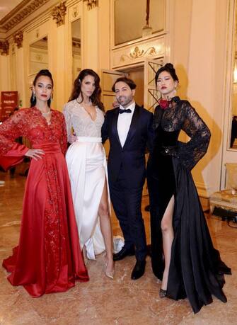 7 Dicembre, Prima alla Scala ospiti nel foyer del Teatro per assistere al Macbeth Nella foto abito bianco - Sofia Resing, abito Rosso Giordana Pieri, abito Nero Anya Chen e Danilo Forestieri stilista (MILANO - 2021-12-07, Maurizio Maule) p.s. la foto e' utilizzabile nel rispetto del contesto in cui e' stata scattata, e senza intento diffamatorio del decoro delle persone rappresentate