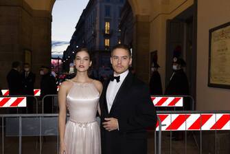 7 December, Prima alla Scala, guests' entrances to the Theater to attend Macbeth In the photo Barbara Palvin and Dylan Sprouse (MILAN - 2021-12-07, Francesco Bozzo) ps the photo can be used respecting the context in which it was taken , and without the defamatory intent of the decorum of the people represented