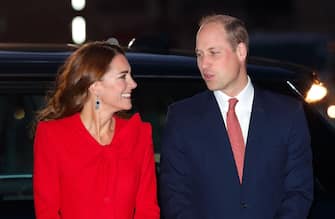LONDON, UNITED KINGDOM - DECEMBER 08: (EMBARGOED FOR PUBLICATION IN UK NEWSPAPERS UNTIL 24 HOURS AFTER CREATE DATE AND TIME) Catherine, Duchess of Cambridge and Prince William, Duke of Cambridge attend the 'Together at Christmas' community carol service at Westminster Abbey on December 8, 2021 in London, England. The carol service, hosted and spearheaded by The Duchess of Cambridge, pays tribute to the work of individuals and organisations across the UK who have supported their communities through the COVID-19 pandemic. (Photo by Max Mumby/Indigo/Getty Images)
