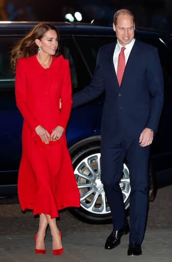 LONDON, UNITED KINGDOM - DECEMBER 08: (EMBARGOED FOR PUBLICATION IN UK NEWSPAPERS UNTIL 24 HOURS AFTER CREATE DATE AND TIME) Catherine, Duchess of Cambridge and Prince William, Duke of Cambridge attend the 'Together at Christmas' community carol service at Westminster Abbey on December 8, 2021 in London, England. The carol service, hosted and spearheaded by The Duchess of Cambridge, pays tribute to the work of individuals and organisations across the UK who have supported their communities through the COVID-19 pandemic. (Photo by Max Mumby/Indigo/Getty Images)