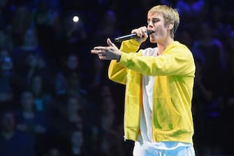 NEW YORK, NY - DECEMBER 09:  Musician Justin Bieber performs onstage during Z100's Jingle Ball 2016 at Madison Square Garden on December 9, 2016 in New York, New York.  (Photo by Nicholas Hunt/Getty Images for iHeart)