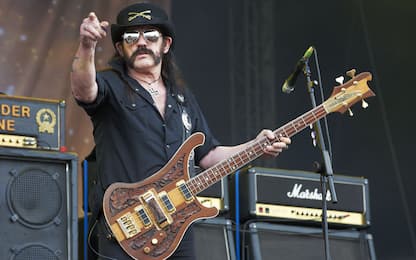 Motörhead, tatuaggi con ceneri di Lemmy per 2 collaboratori della band
