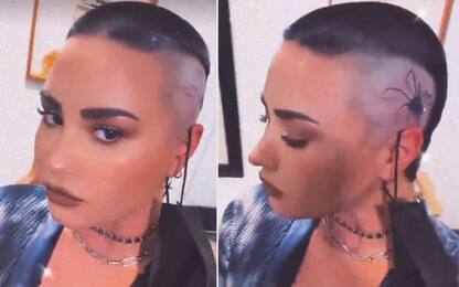 Demi Lovato esce dalla rehab e si tatua un grosso ragno sulla testa