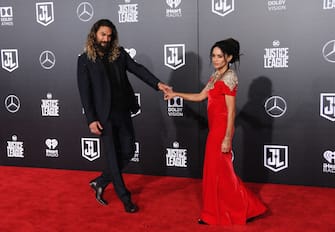 HOLLYWOOD, CA - NOVEMBER 13:  (L-R)Actor Jason Momoa and actress Lisa Bonet attend the premiere of Warner Bros. Pictures' 'Justice League' at Dolby Theatre on November 13, 2017 in Hollywood, California.  (Photo by Barry King/Getty Images)