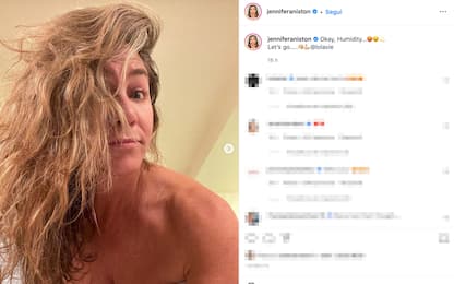 Jennifer Aniston si mostra senza trucco su Instagram: la foto