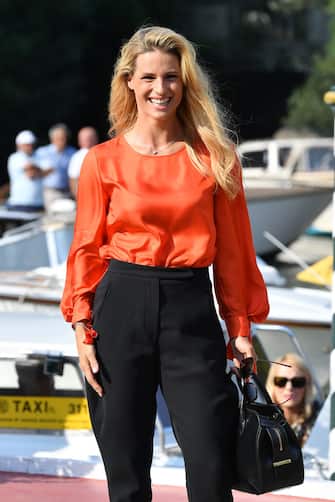 VENICE, ITALY - AUGUST 31: Michelle Hunziker arrives at the 76th Venice Film Festival on August 31, 2019 in Venice, Italy.  (Photo by Jacopo Raule / GC Images,)