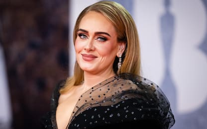 Adele accusata di transfobia per il discorso ai BRIT Awards