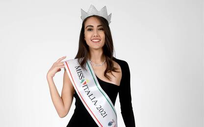 Miss Italia 2021, Zeudi Di Palma è la vincitrice. FOTO