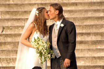 Italian footballer Francesco Totti and Italian showgirl Ilary Blasi get married in the Church of Santa Maria in Ara Coeli. Rome (Italy), June 15th, 2005 (Photo by Massimo Insabato/Archivio Massimo Insabato/Mondadori Portfolio via Getty Images)