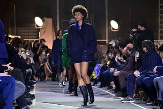 A model presents a collection for Italian designer Ennio Capasa during the catwalk show for the Fall/Winter 2022/2023 collection on the first day of the Milan Fashion Week in Milan on February 22, 2022. (Photo by Miguel MEDINA / AFP) (Photo by MIGUEL MEDINA/AFP via Getty Images)