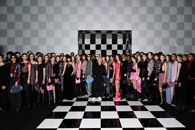 Emporio Armani e N21 tornano in passerella. Il servizio di Sky Tg24
