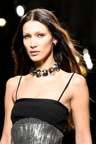 MILAN, ITALY - FEBRUARY 26: Bella Hadid walks the runway at the Ports 1961 fashion show during the Milan Fashion Week Fall/Winter 2022/2023 on February 26, 2022 in Milan, Italy. (Photo by Pietro S. D'Aprano/Getty Images)