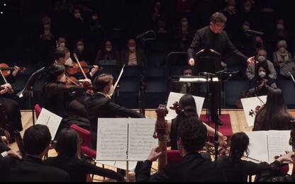 Mianiti dirige l'Orchestra dell'Accademia Teatro alla Scala. VIDEO