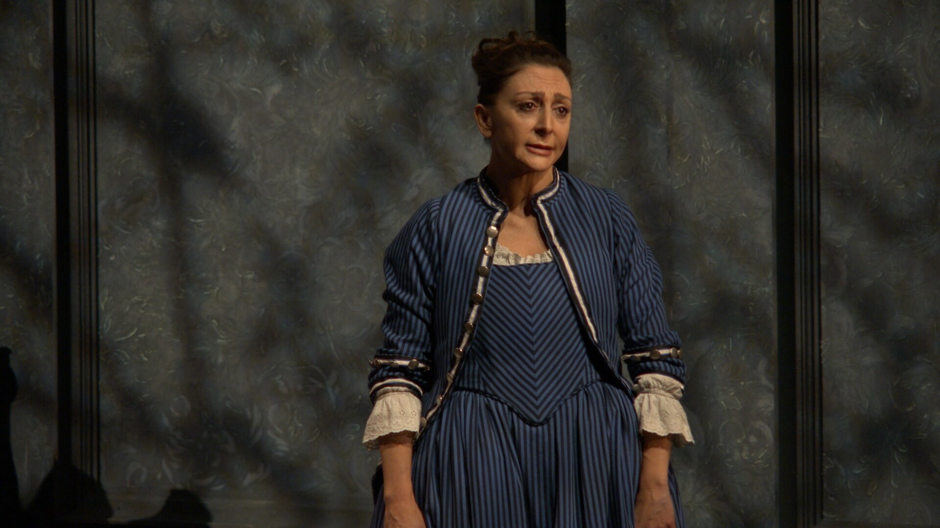 Paola Minaccioni è Rosa nella pièce L'attesa