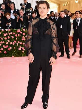 NEW YORK, NEW YORK - MAY 06:  Harry Styles attends The 2019 Met Gala Celebrating Camp: Notes on Fashion at Metropolitan Museum of Art on May 06, 2019 in New York City. (Photo by Dimitrios Kambouris/Getty Images for The Met Museum/Vogue)