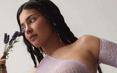 Kylie Jenner linea lavanda