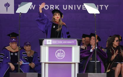 Taylor Swift, laurea honoris causa alla New York University: discorso