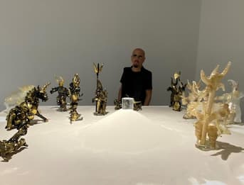 Enrico Ruggeri alla Biennale di Venezia con la scultura Waterwar