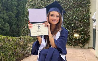 Heidi Klum, la figlia Leni ricevere il diploma: il video