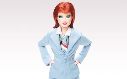 Mattel lancia una nuova Barbie dedicata a David Bowie 
