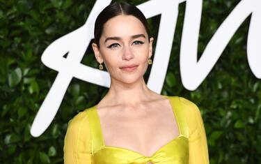 Emilia Clarke: "Dopo 2 aneurismi, parte del mio cervello non funziona"