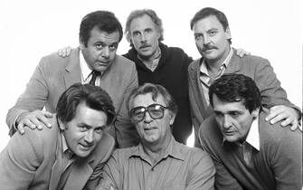 The cast of the film "That Championship Season,"  Robert Mitchum, Martin Sheen, Bruce Dern, Stacy Keach and Paul Sorvino, photographed December 7, 1982. (Photo by Jack Mitchell/Getty Images)