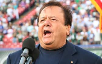 EAST RUTHERFORD, NEW JERSEY--August 23:  Actor Paul Sorvino performs the National Anthem when he attends the New York Jets vs New York Giants game at the Meadowlands (a.k.a.Giants Stadium) on August 23, 2008 in East Rutherford, New Jersey.  (Photo by Al Pereira/Michael Ochs Archives/Getty Images).